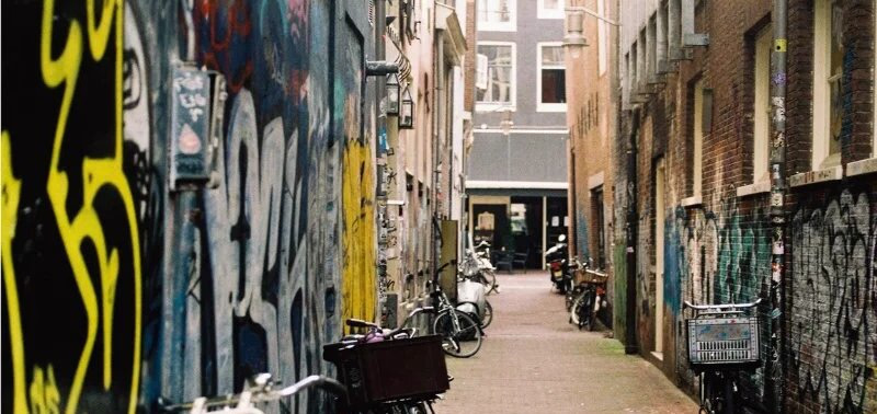 Graffiti in einer Gasse