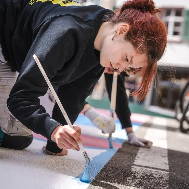 Detailarbeiten am Kunstwerk