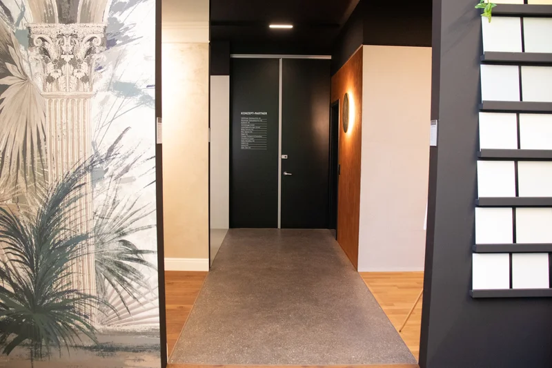 Verschiedene Wandgestaltung im Showroom